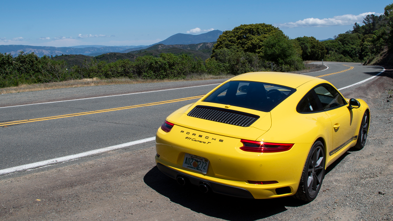 Illustration for article titled The 2018 Porsche 911 Carrera T Is So Pure It Hurts